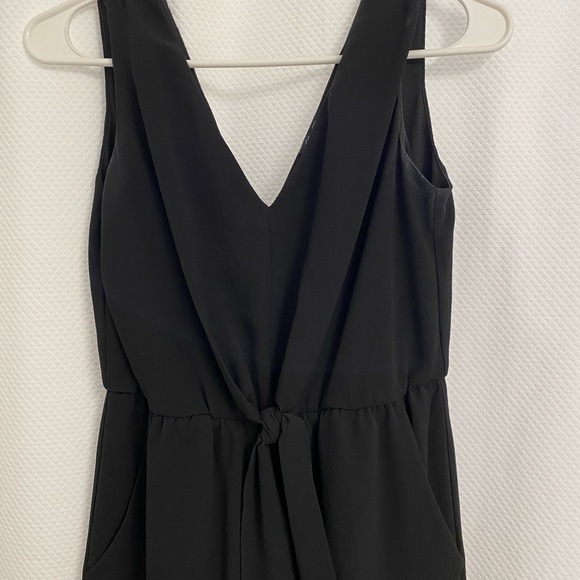 Sleeveless jumpsuit. - Picture 2 of 3